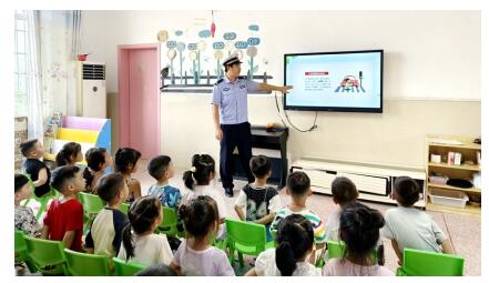 常德公安交警：五項機制助力校車管理提檔升級